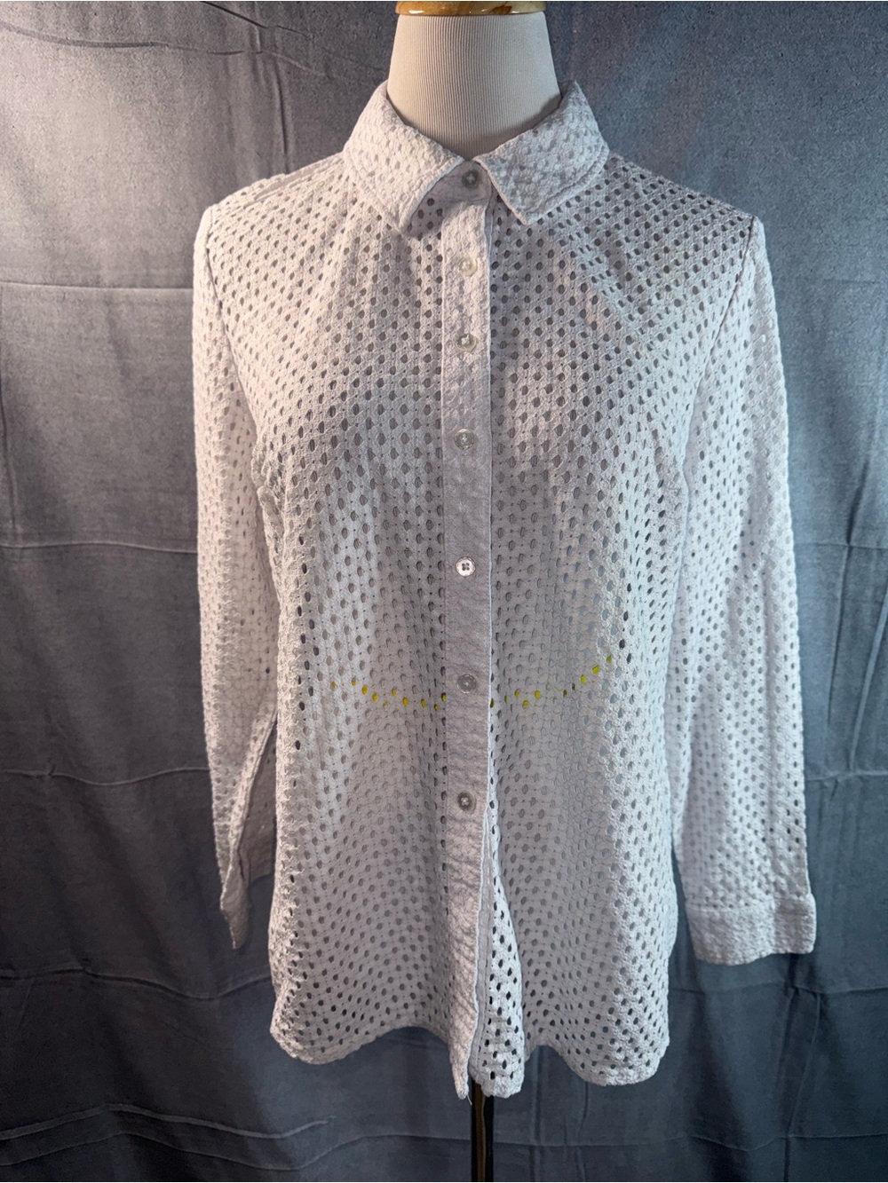 2144-d&co Women’s White Eyelet Button-Down Shirt